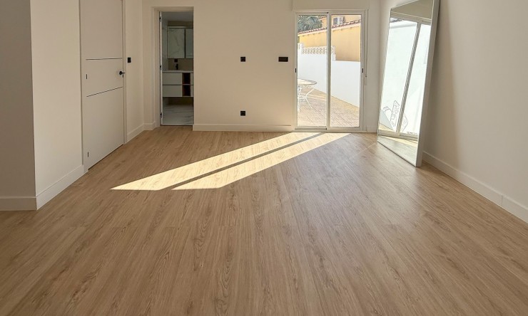 Resale - Villa -
La Nucía - Nucia Park