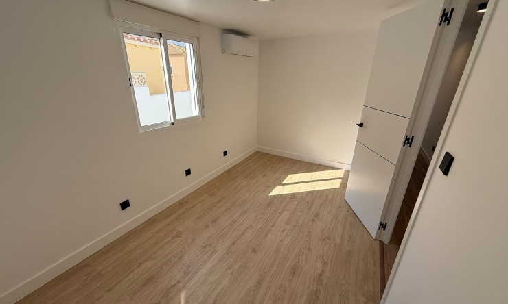 Resale - Villa -
La Nucía - Nucia Park
