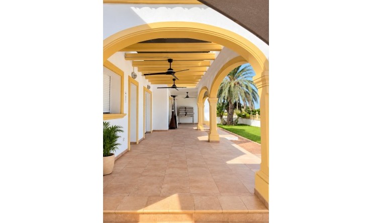 Resale - Villa -
Beniarbeig