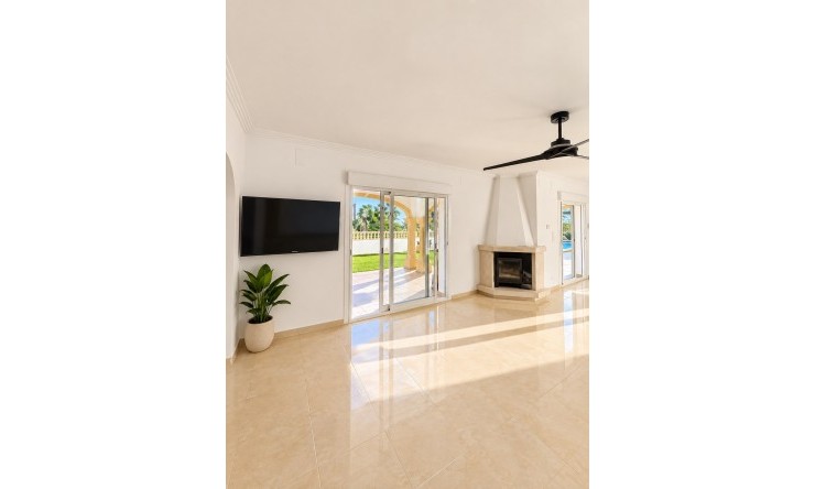 Resale - Villa -
Beniarbeig