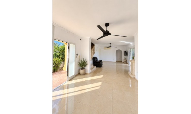 Resale - Villa -
Beniarbeig