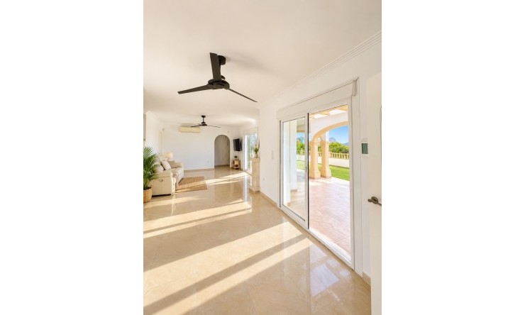 Resale - Villa -
Beniarbeig