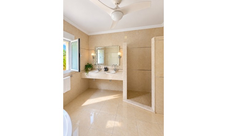 Resale - Villa -
Beniarbeig