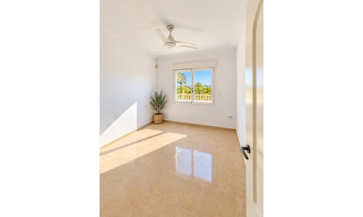 Resale - Villa -
Beniarbeig