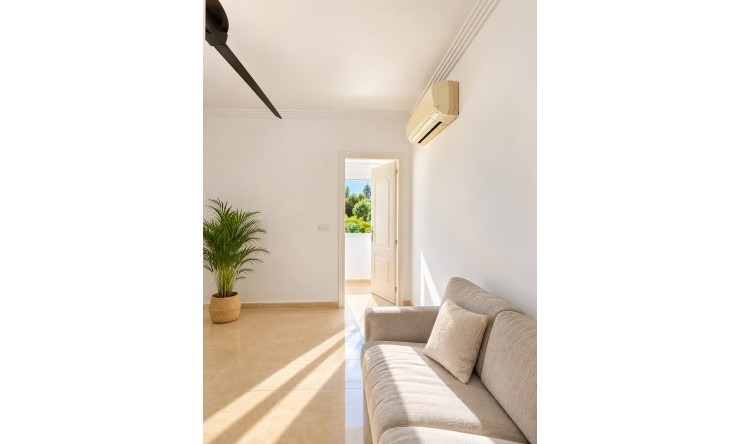 Resale - Villa -
Beniarbeig
