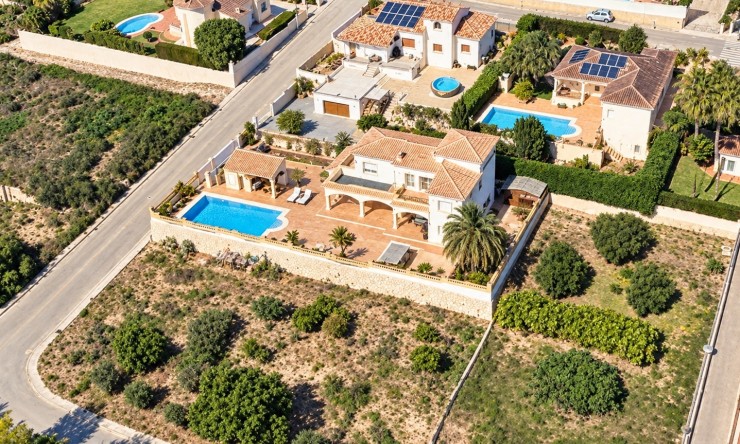 Resale - Villa -
Beniarbeig