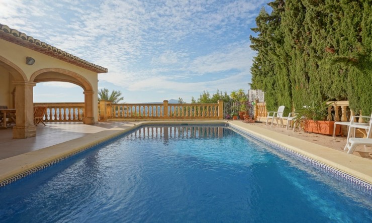 Resale - Villa -
Jávea / Xàbia - Puerto