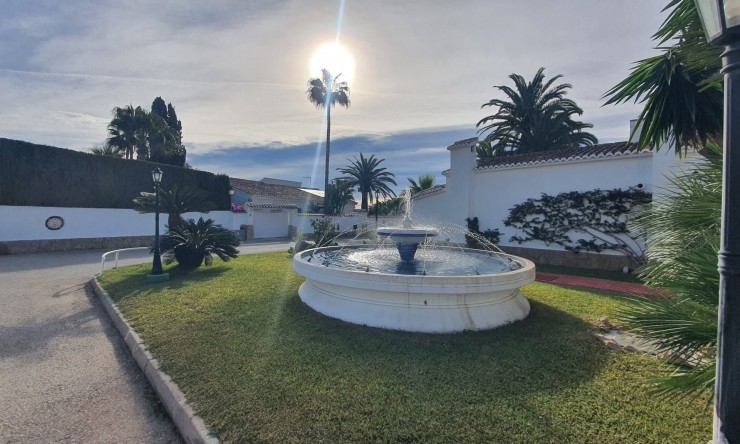 Rynek Wtórny - Kamienica -
Moraira - Benimeit - Tabaira