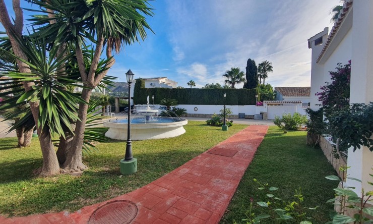 Rynek Wtórny - Kamienica -
Moraira - Benimeit - Tabaira