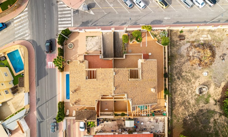 Wiederverkauf - Teilweise freistehend -
L'Alfàs del Pi - Pueblo - Urbanizaciones