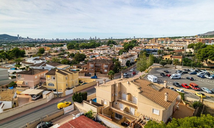 Wiederverkauf - Teilweise freistehend -
L'Alfàs del Pi - Pueblo - Urbanizaciones