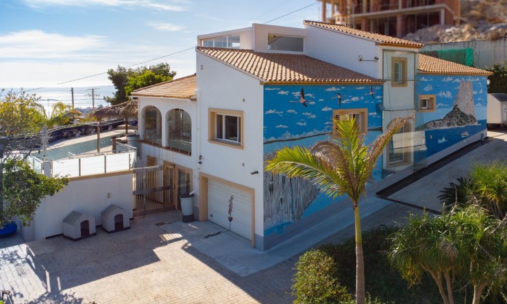 Resale - Villa -
Calpe - Partida Les Cucarres