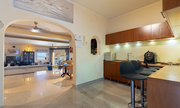 Resale - Villa -
Calpe - Partida Les Cucarres