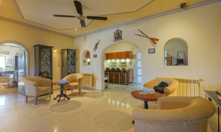 Resale - Villa -
Calpe - Partida Les Cucarres