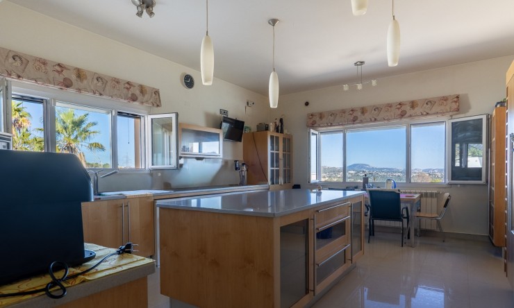 Resale - Villa -
Calpe - Partida Les Cucarres