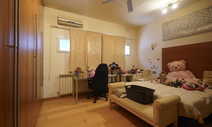 Resale - Villa -
Calpe - Partida Les Cucarres