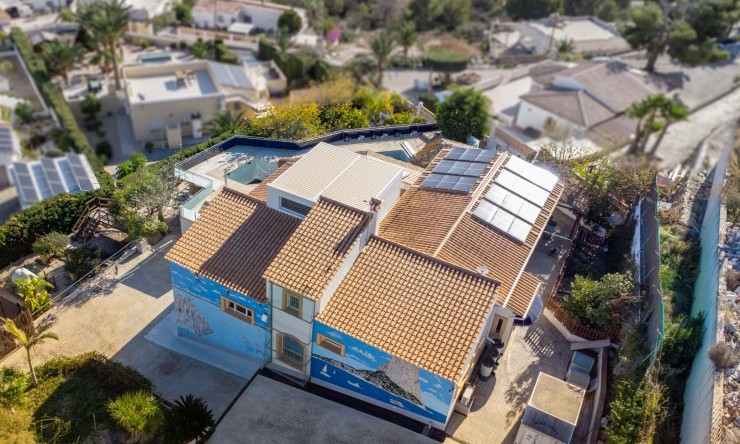 Resale - Villa -
Calpe - Partida Les Cucarres