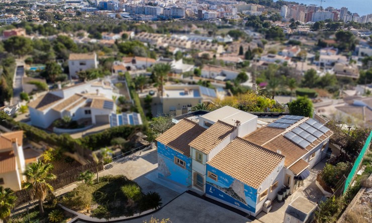 Resale - Villa -
Calpe - Partida Les Cucarres