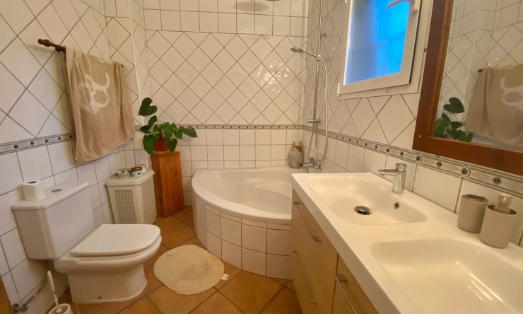 Resale - Villa -
Alfaz del Pi - El Cautivador