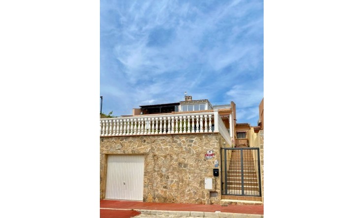 Resale - Villa -
Alfaz del Pi - El Cautivador
