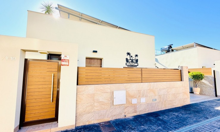 Resale - Semi detached -
Los Montesinos - La Herada