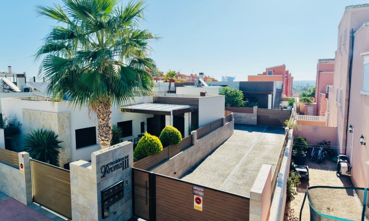 Resale - Semi detached -
Los Montesinos - La Herada