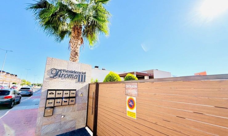 Resale - Semi detached -
Los Montesinos - La Herada