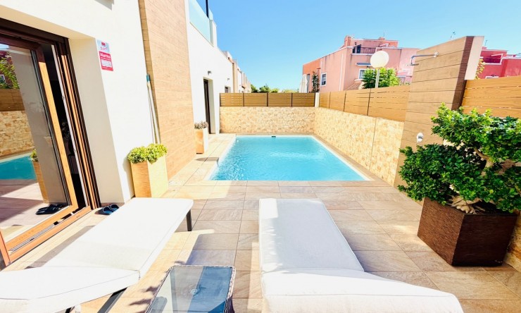Resale - Semi detached -
Los Montesinos - La Herada