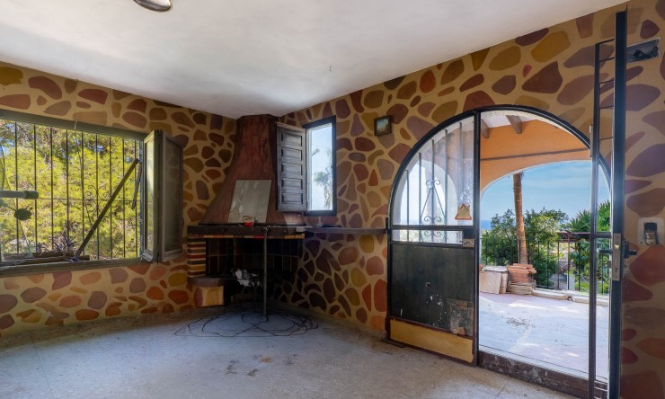 Resale - Villa -
Benissa - Montemar