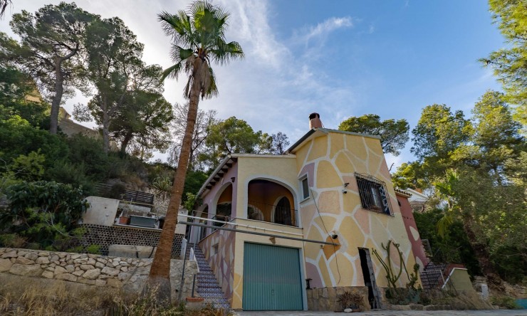 Resale - Villa -
Benissa - Montemar