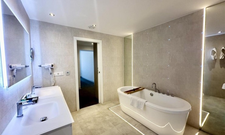 Revente - Hôtel -
Jávea / Xàbia - Montañar - El Arenal