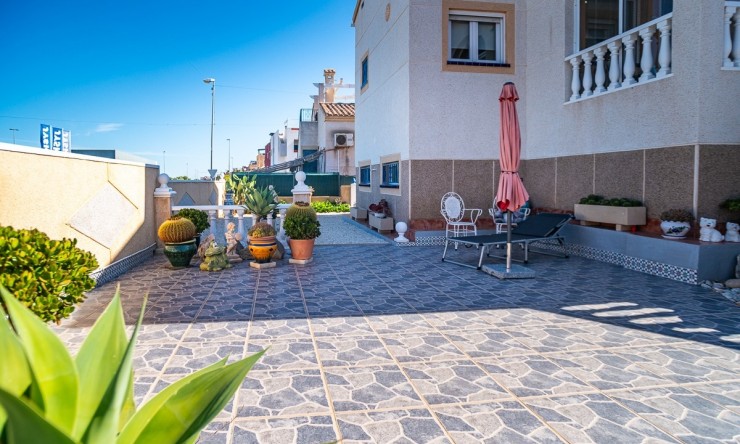 Reventa - Villa -
ORIHUELA COSTA - Los Altos