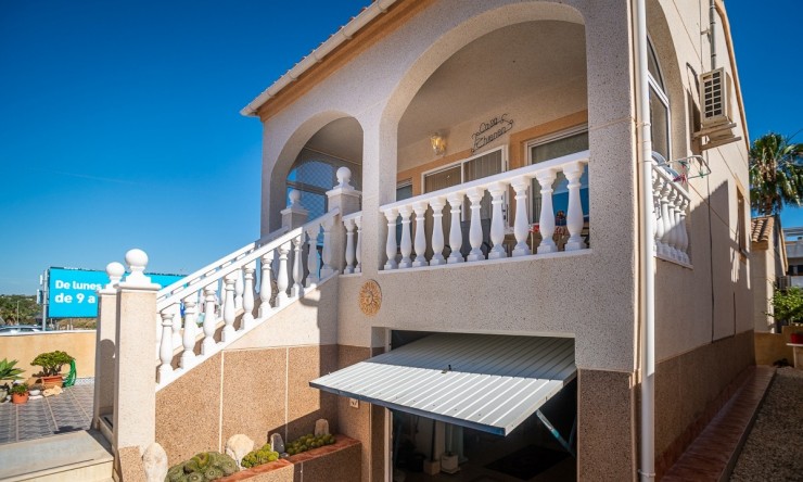 Reventa - Villa -
ORIHUELA COSTA - Los Altos