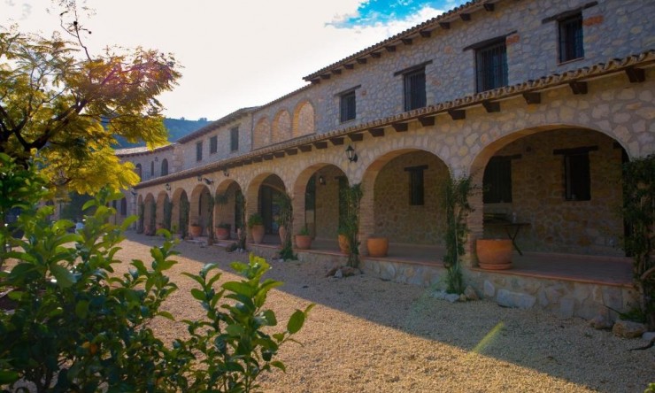 Reventa - Hotel -
Lliber