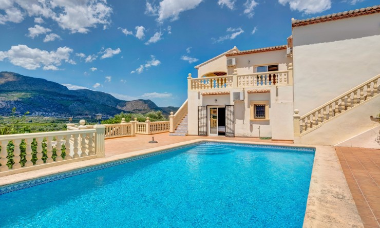 Reventa - Villa -
Orba
