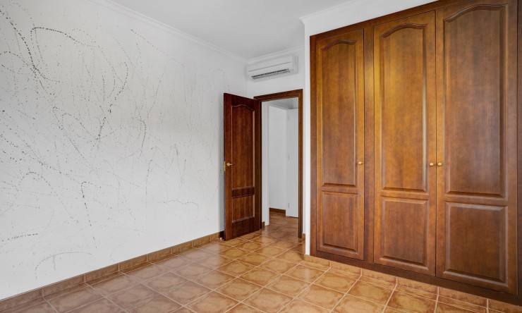 Reventa - Villa -
Orba