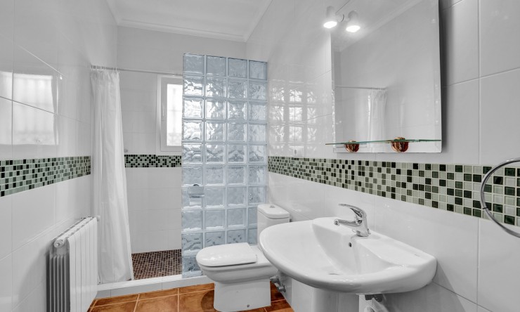 Reventa - Villa -
Orba