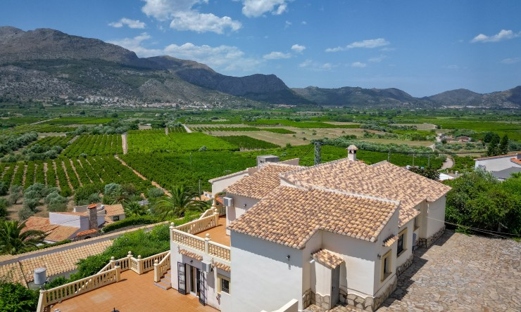 Reventa - Villa -
Orba