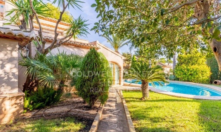 Resale - Villa -
Jávea / Xàbia - Cap Martí - El Tossalet - Pinomar