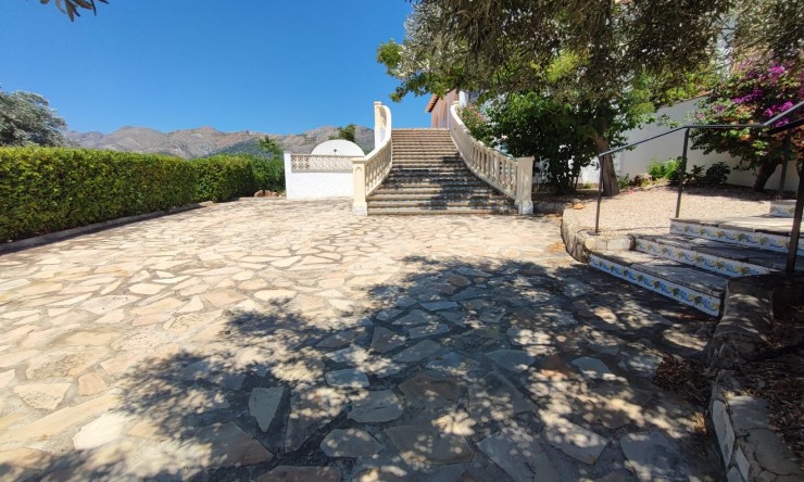 Herverkoop - Villa -
Orba