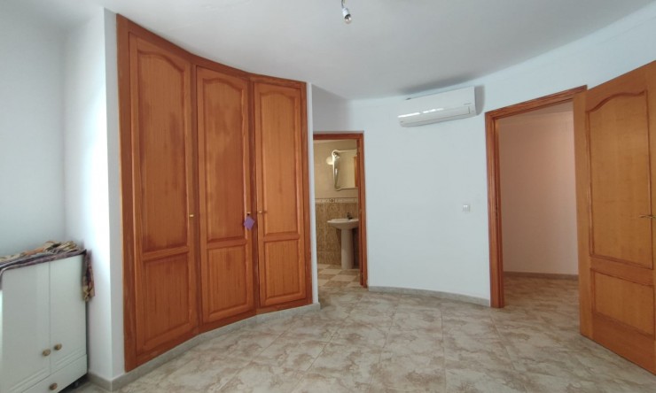 Herverkoop - Villa -
Orba