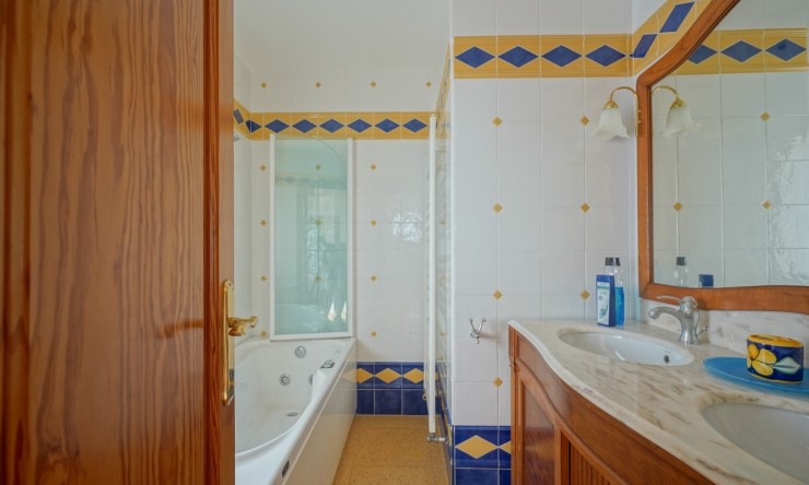 Revente - Villa -
Jávea / Xàbia - Puerto