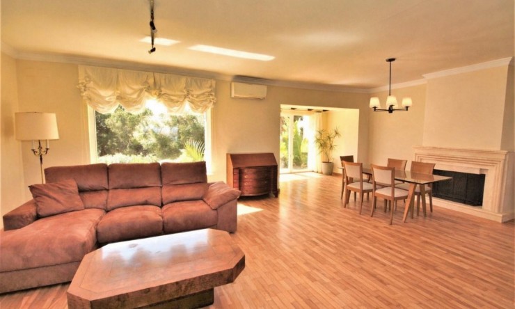 Reventa - Villa -
Jávea / Xàbia - La Granadella  - Costa Nova