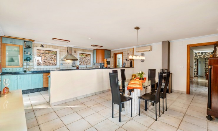 Reventa - Villa -
Callosa d'En Sarrià
