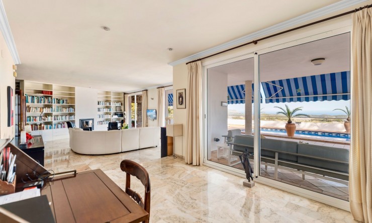 Reventa - Villa -
Callosa d'En Sarrià