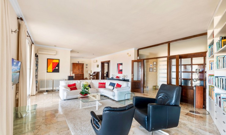 Reventa - Villa -
Callosa d'En Sarrià