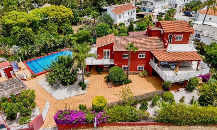 Resale - Villa -
Denia - El Puerto