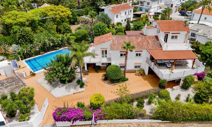 Resale - Villa -
Denia - El Puerto