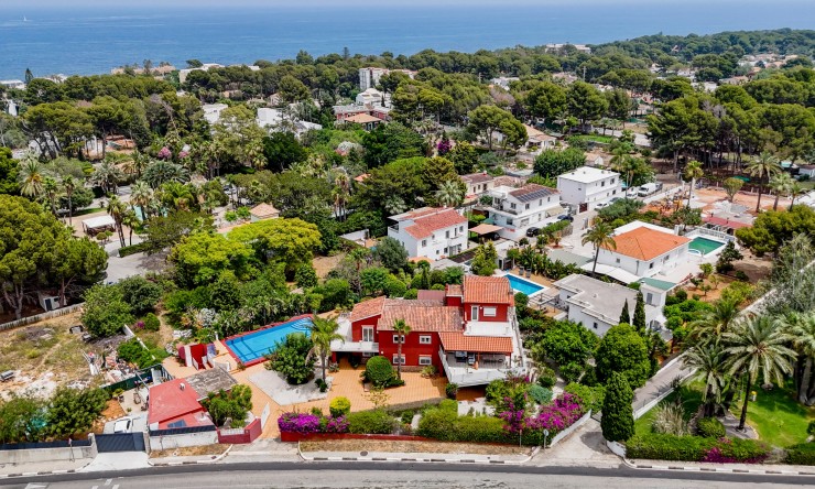 Resale - Villa -
Denia - El Puerto