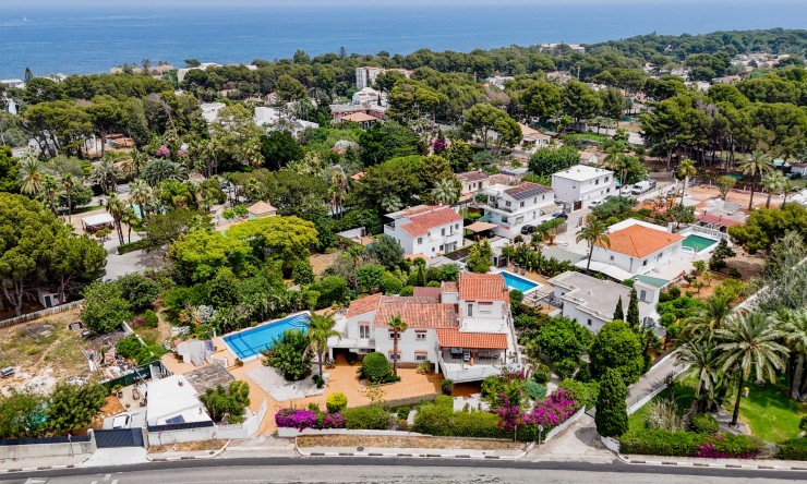 Resale - Villa -
Denia - El Puerto